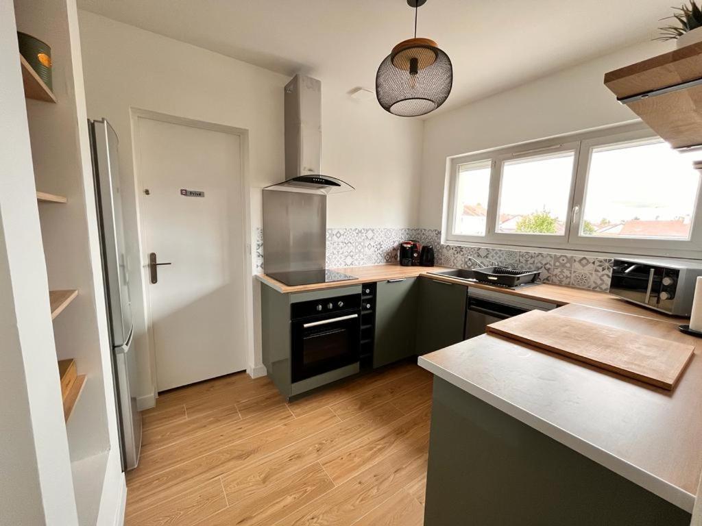 Duplex Familial Proche Gare Et Hyper Centre Ville Villepreux ภายนอก รูปภาพ