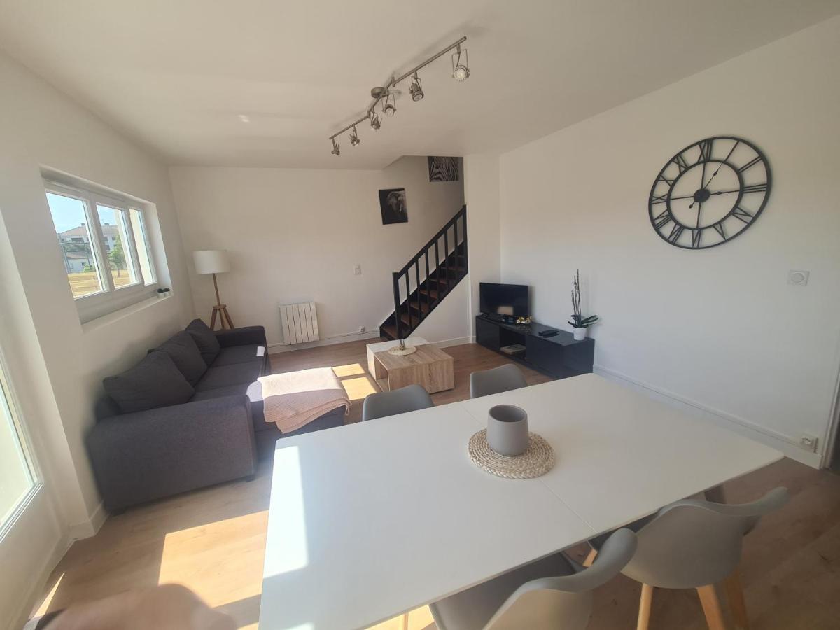 Duplex Familial Proche Gare Et Hyper Centre Ville Villepreux ภายนอก รูปภาพ